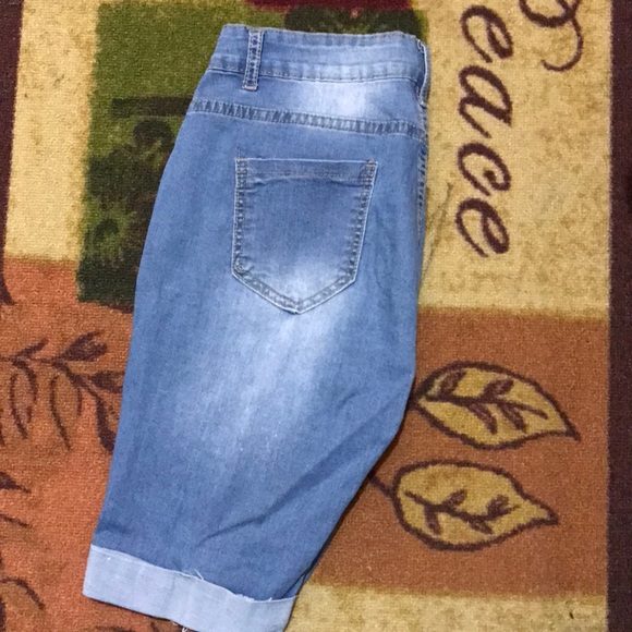 Nice and comfy stretchy like cut shorts size Large - Picture 5 of 7